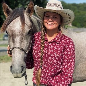 Meet your Posher, Adrianna